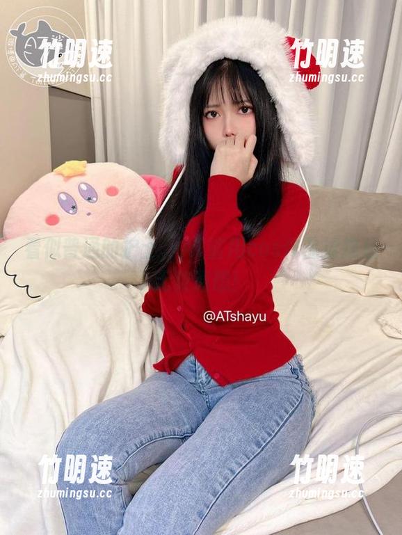 看似普通的护士，AT鲨用cos作品撩拨起无数遐想！