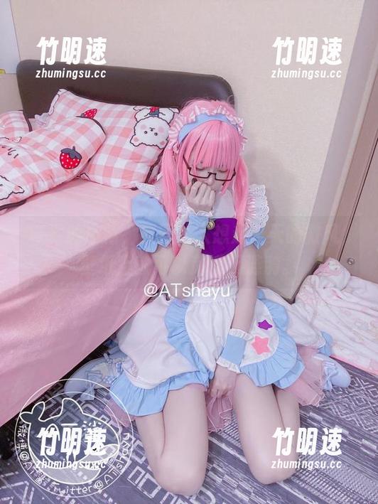 AT鲨的白裙，原图让人想起夏天的微风，壁纸上就可以荡漾起涟漪。