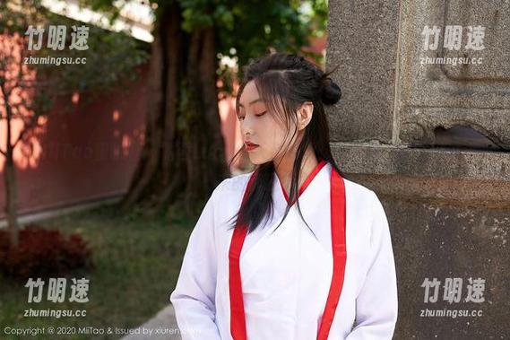MiiTao蜜桃社 - 露西Lucy的天台秘境：合集里藏着我没讲出来的疯狂。