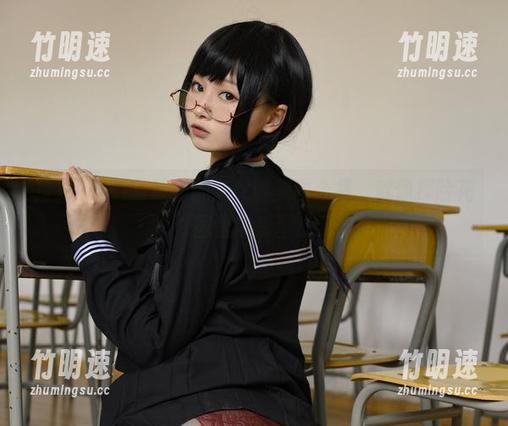 捡到PAKI草莓酱的兔女郎美图合集，就像探险花园里的彩蛋！