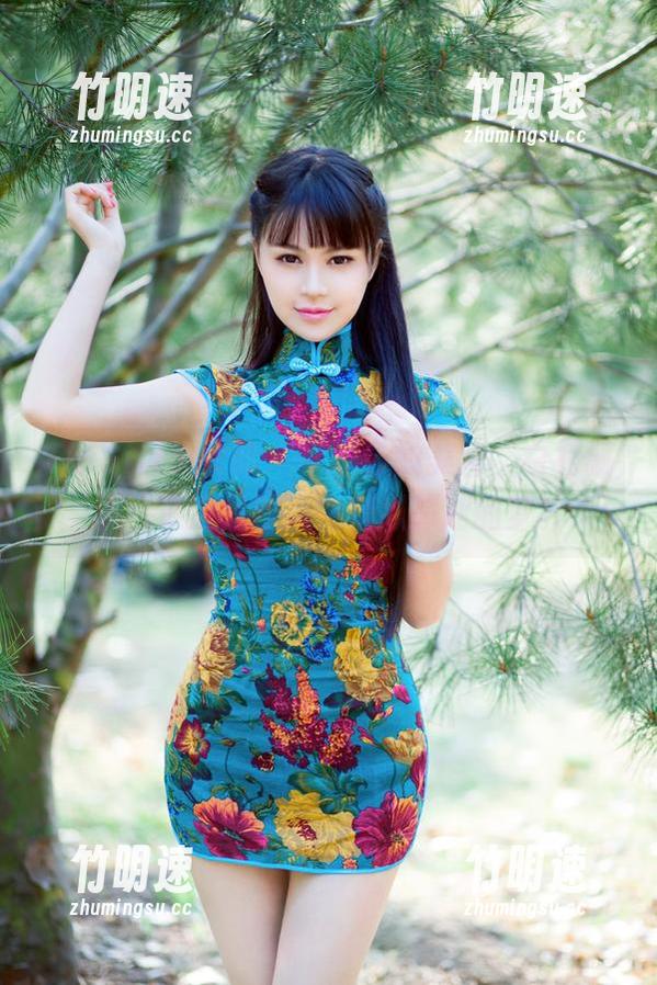 TuiGirl推女郎 - 李丽莎的美图，白裙飘飘，更像是秋风中稍纵即逝的梦。