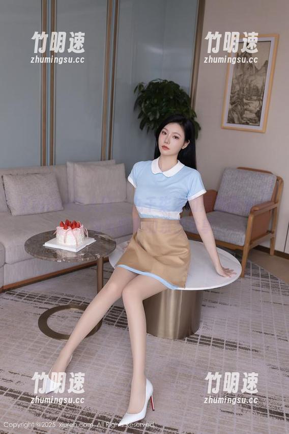 Xiuren秀人网 - 九千柒柒的黑色图集：一场与阴影的亲密分享