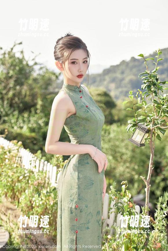Xiuren秀人网 - 夏诗诗Sally的校园漫游，难道更新就只能在这里等吗？