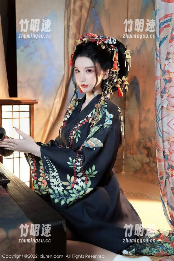 Xiuren秀人网 - 徐微微mia原图在此，低胸开襟魅惑更新，保证你也想‘开襟’！