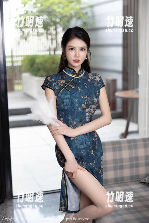 Xiuren秀人网 - 抖娘利世的私房裤里丝合集，像是捡到的宝藏，心里小激动。