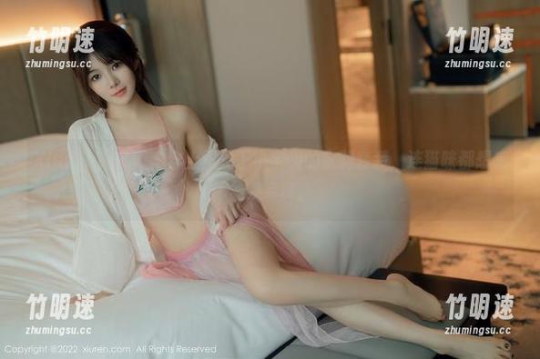 Xiuren秀人网 - 穿上王俪丁小宝贝的定制套装，连猫咪都想来参观写真。