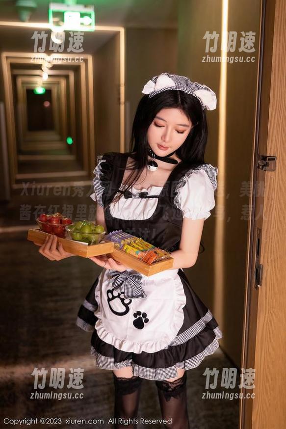 Xiuren秀人网 - 免费原图大放送，美桃酱在红裙里就像是窗外飞过的小鸟，惹人关注！