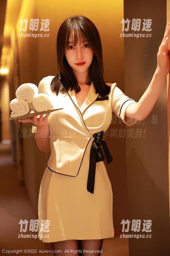 Xiuren秀人网 - 穿着套装的软软酱，私房风加持，真让人大呼小叫的美颜！