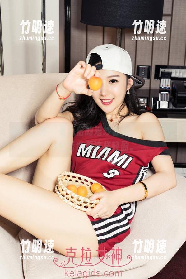 克拉女神 - 看汤怡的婚纱套图，我突然觉得生活也要这样轻盈。