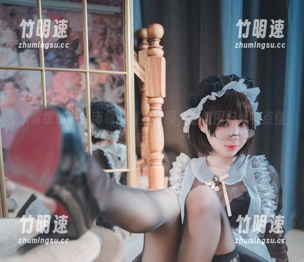 水雾缭绕间，南鸽的浴室套图，这氛围好像有点怪怪的。