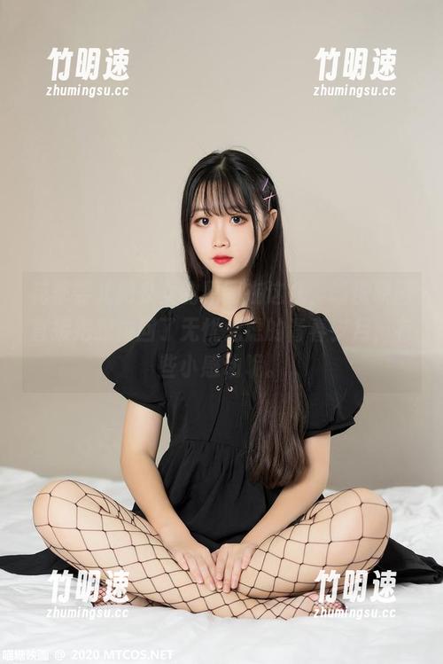 花季婴儿肥少女的原图在这儿，喵糖映画直接把我拉回了无忧无虑的青春岁月，有些小感动呢。