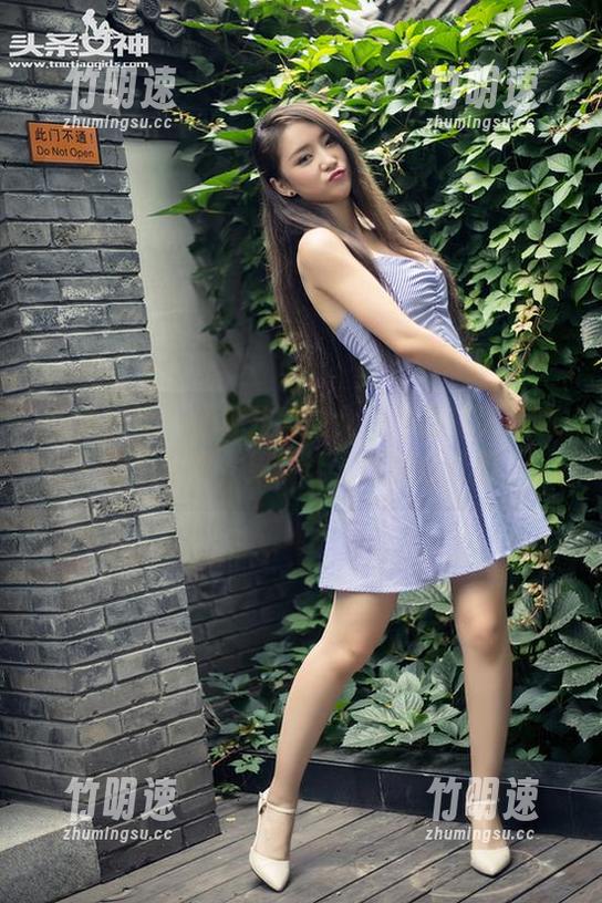 头条女神 - 曼苏拉娜的女仆作品集又来啦！最新写真，果然让人想多看几眼。