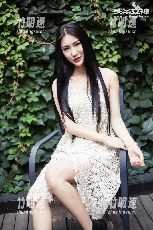头条女神 - 你说申美嫣的透明，明了还是虚幻？反正下载后我只想收藏。