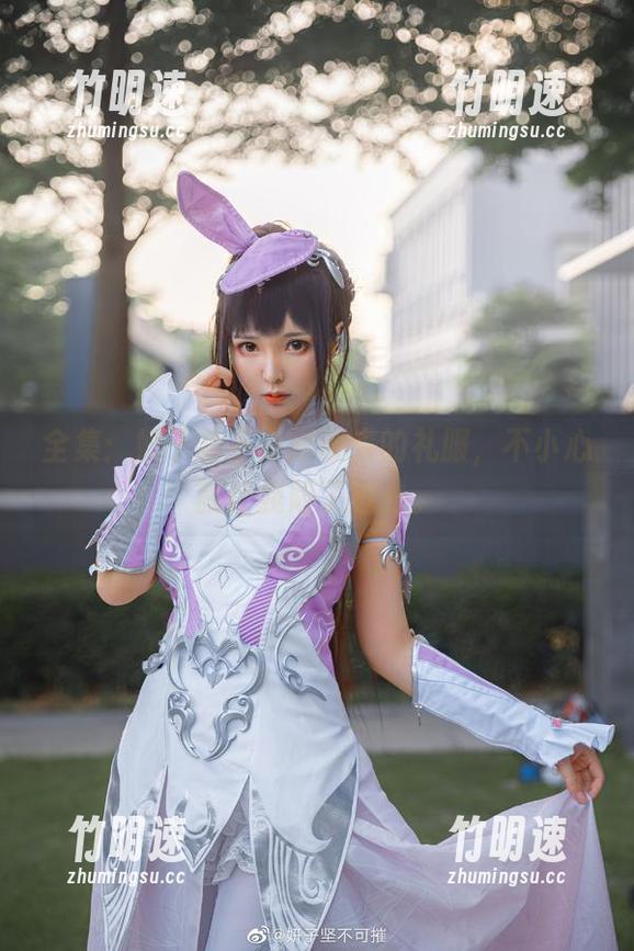 全集：妍子坚不可摧带来的礼服，不小心就让我陷了进去。