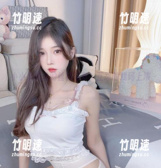 小小奶瓶儿的丝袜写真，互怼的戏码上演中！