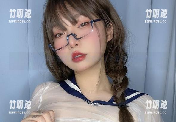 下载小泉学姐吖全集，让你陷入小恶魔的迷雾中