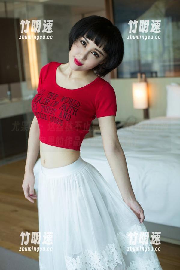 尤果网 - 这丝袜不止是丝袜，信悦儿在网盘里的作品超乎你的想象！