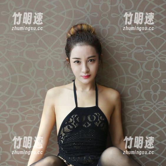 尤物馆 - Cris_卓娅祺的黑白作品集，明明没什么炫酷的颜色，结果却让我关注得停不下来