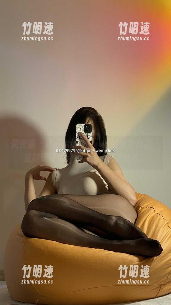 微密圈 - 这组徐绾绾yyyy的泳衣作品，定制设计太别致，让人目不转睛。