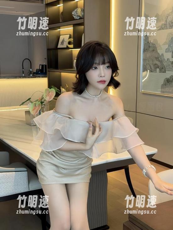 微密圈 - 上课中的徐莉芝Booty，原图包含了多少暖意和调皮？