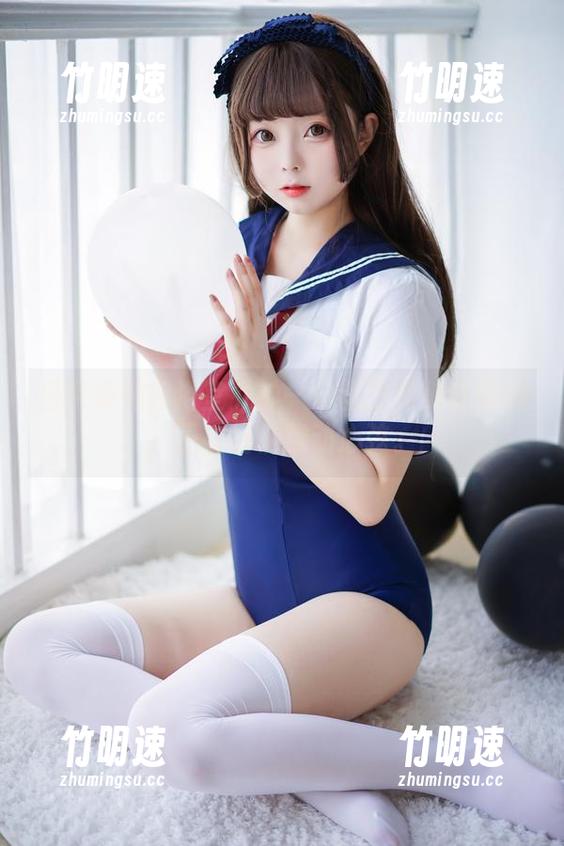 日奈娇宛如浴室女神——图包里那些瞬间，正在悄悄撩动心弦。