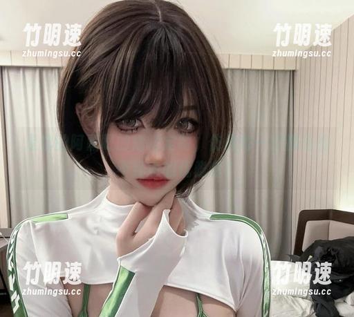 是你的阿薰呀的短裙定制，仿佛每一寸都透着不经意的优雅吧？