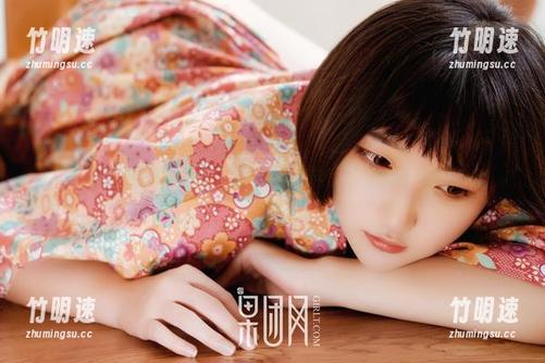 果团网 - 想看制服吗？陈诗诗的精选写真集等你来翻阅哦！