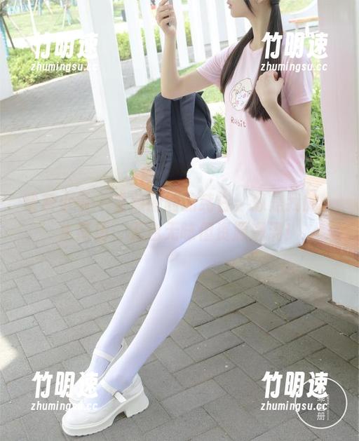 柴系小乖 - 生煎团团的纯白，像是我的人生简历，无色无味但资源满满！