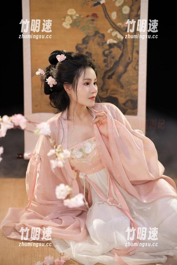 泳池冒险小贴士——桃暖酱的原图畅游记，免费接送哦