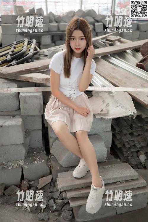 梦丝女神 - 你我他，教室的宁夏，全都在美图里！快分享给室友吧！