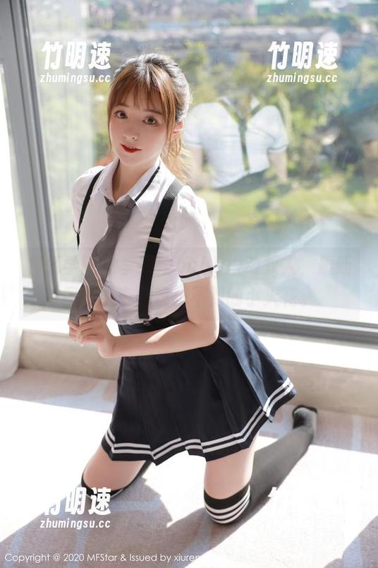 模范学院 - 李颖煊baby搅动双人，最新图册中有你意想不到的小火花。
