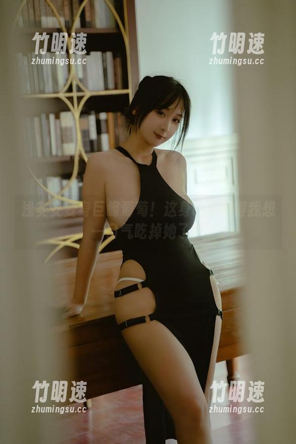 浅安安变身巨峰葡萄！这身cos搞得我想一口气吃掉她了！