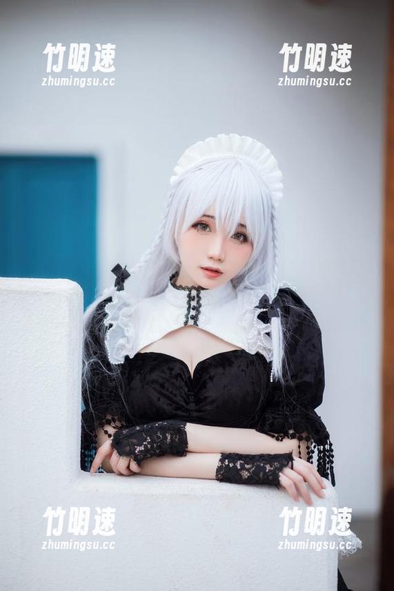 焖焖碳的写真更新，好像哪里可畏得冒烟？