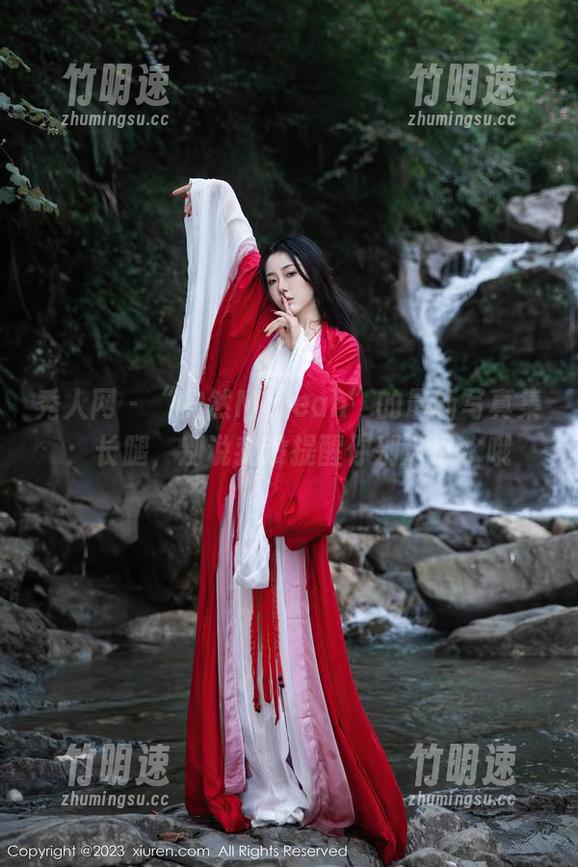 秀人网 - “安然Maleah”的最新写真集：长腿，别说我没提醒你别流口水哦