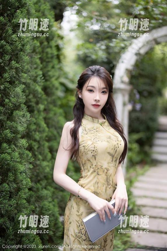 秀人网 - 赵惟依coco带来的白色写真，圣光已搬家了？！