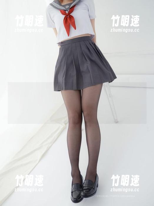 紧急企划 - 小恩在粉色的沐浴中，写真产生的照片竟让人联想到糖霜，边看边流口水…