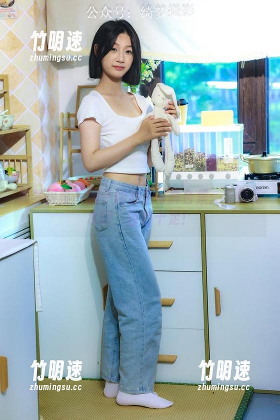 绮梦摄影 - 团子的独家写真合集：无修无水印，特色十足！