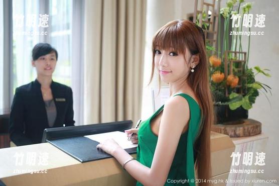 美媛馆 - 唐琪儿Beauty穿网袜，高清图集里的猫爪放电中…