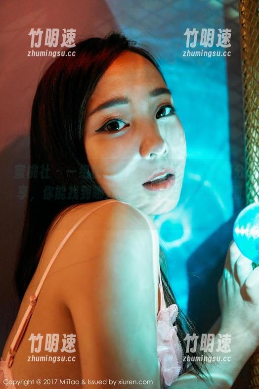 蜜桃社 - 一组桃乃香Tina的写真，随时分享，你能找到哪几幕与自己生活中的哑剧同款？