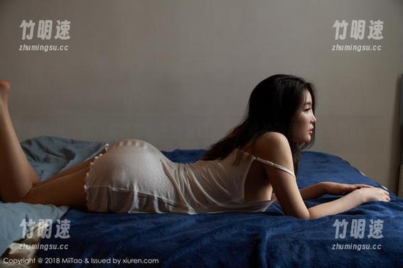 蜜桃社 - 最新写真集：王静瑶晒美脚，谁说脚只用来走路的？
