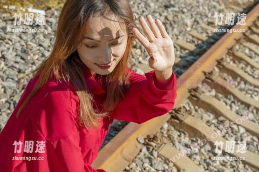 轰趴猫 - 翻开陈雅漫的学妹图包，发现自己无时无刻都在偷瞄…