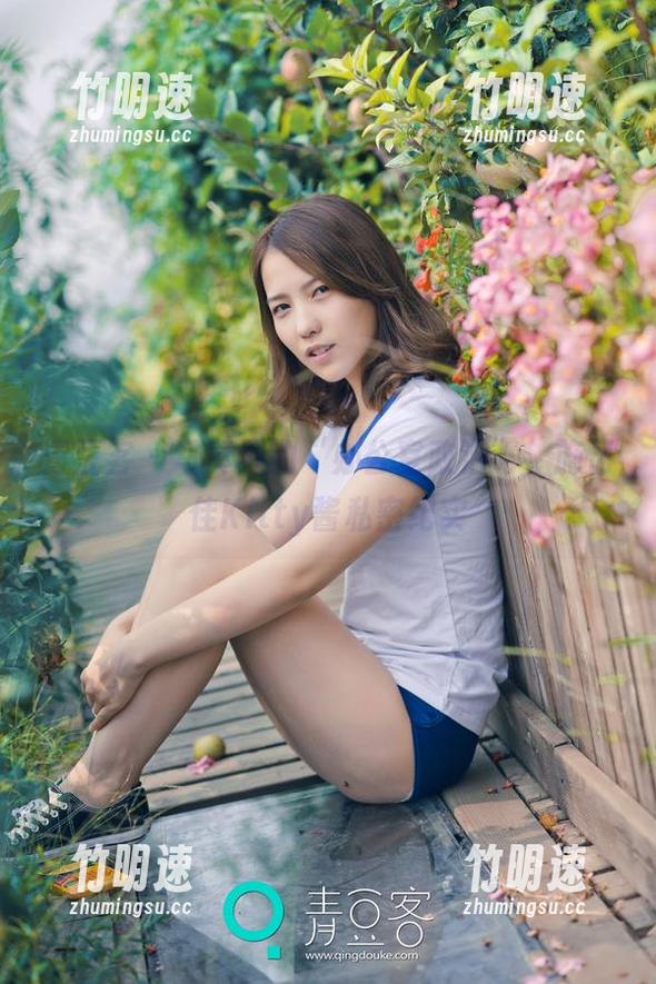 青豆客 - 写真界的“办公室政治”，施忆佳Kitty酱私密纪实