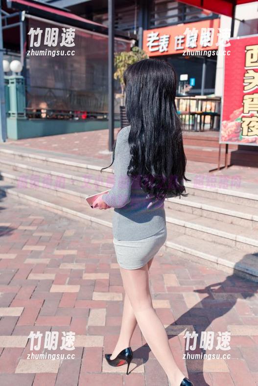 魔镜街拍 - 艾小青的福利之路：超短裙肉丝的轻松搭配