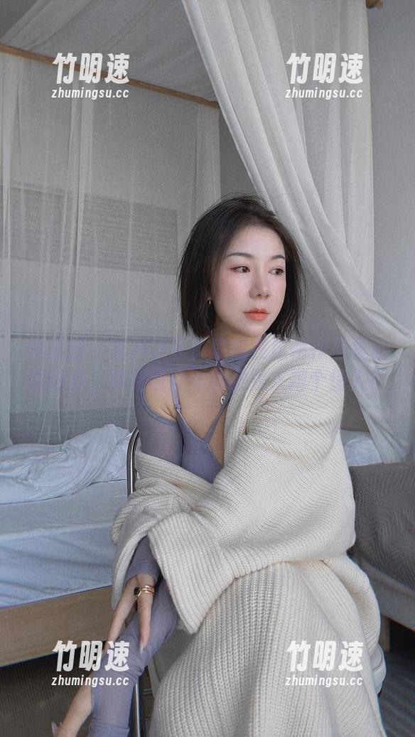 微密圈 - 资源共享？鹿瑶在这幅作品里让我好奇，她到底介不介意我来蹭个情人？